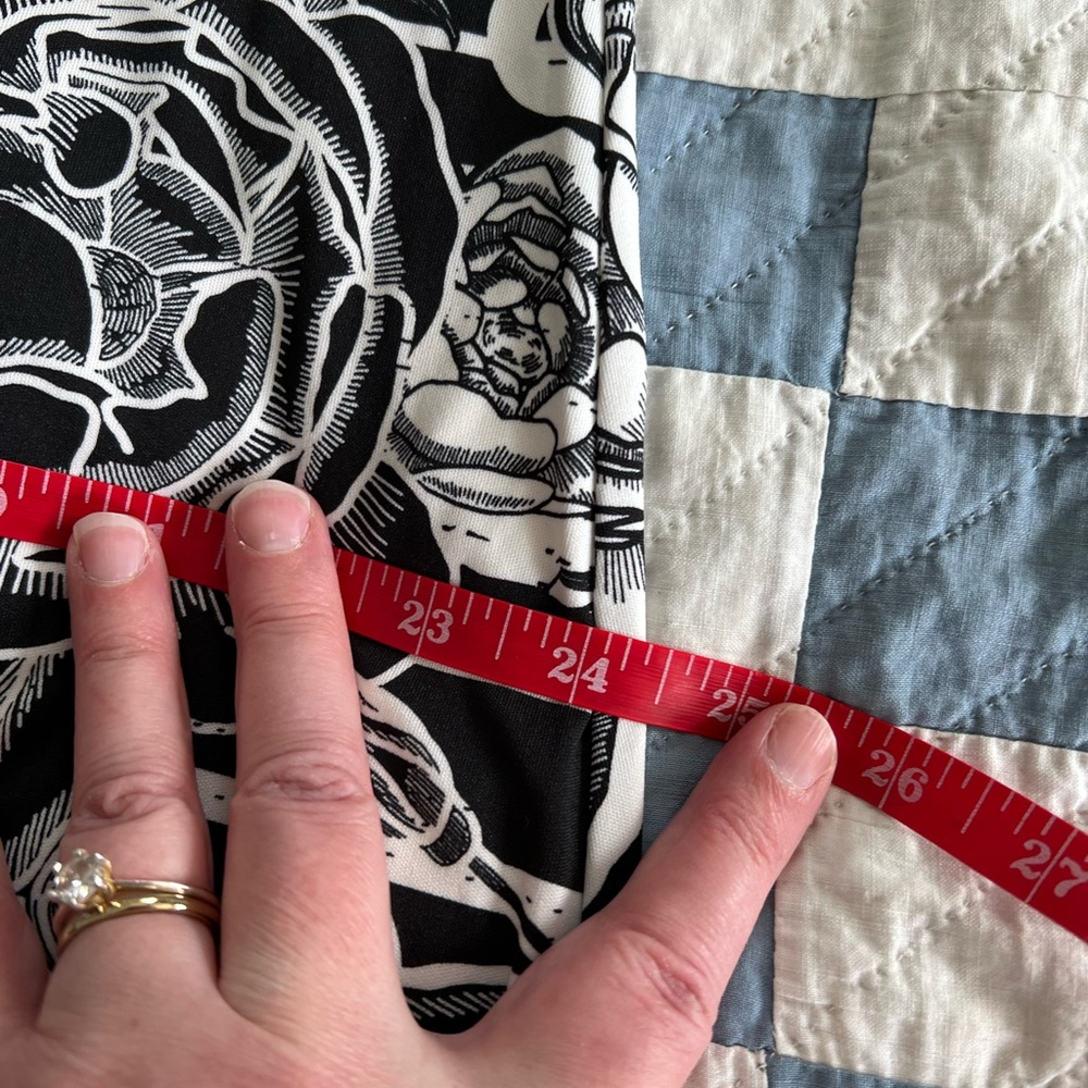 Like new LuLaRoe column maxi dress black white rose floral short sleeve - Picture 4 of 6